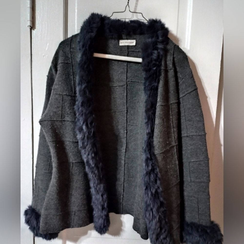 Fine Feathers medium gray woolen sweater with front and sleeves fur lined